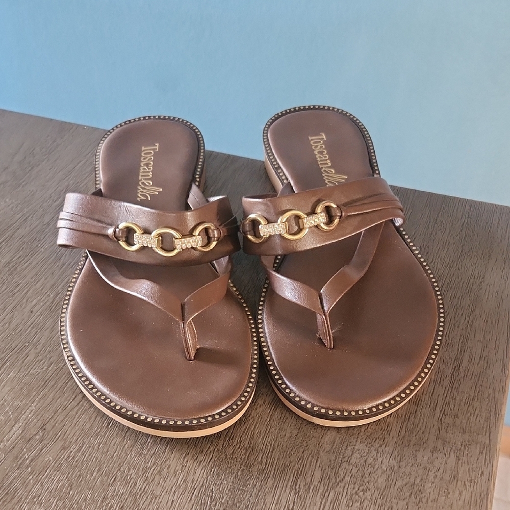 Tocanella With Rhinestone Chain Sandals with Gold Accents